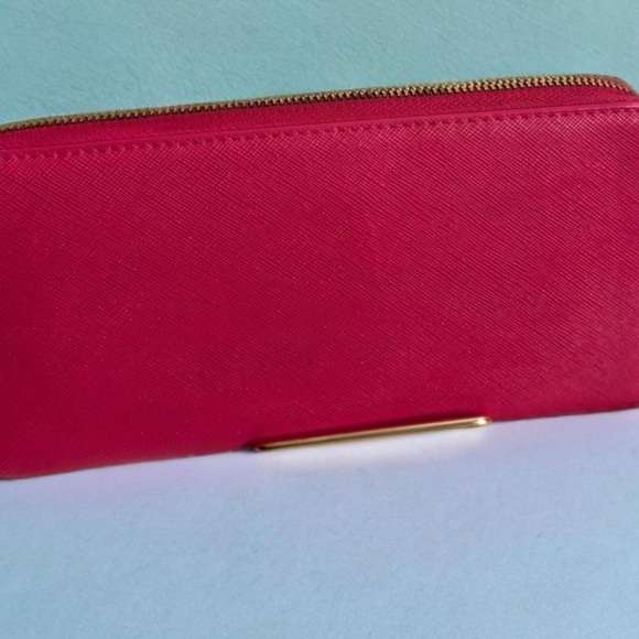 MCM Pink Leather Wallet w/ Gold Emblem - Picture 6 of 10